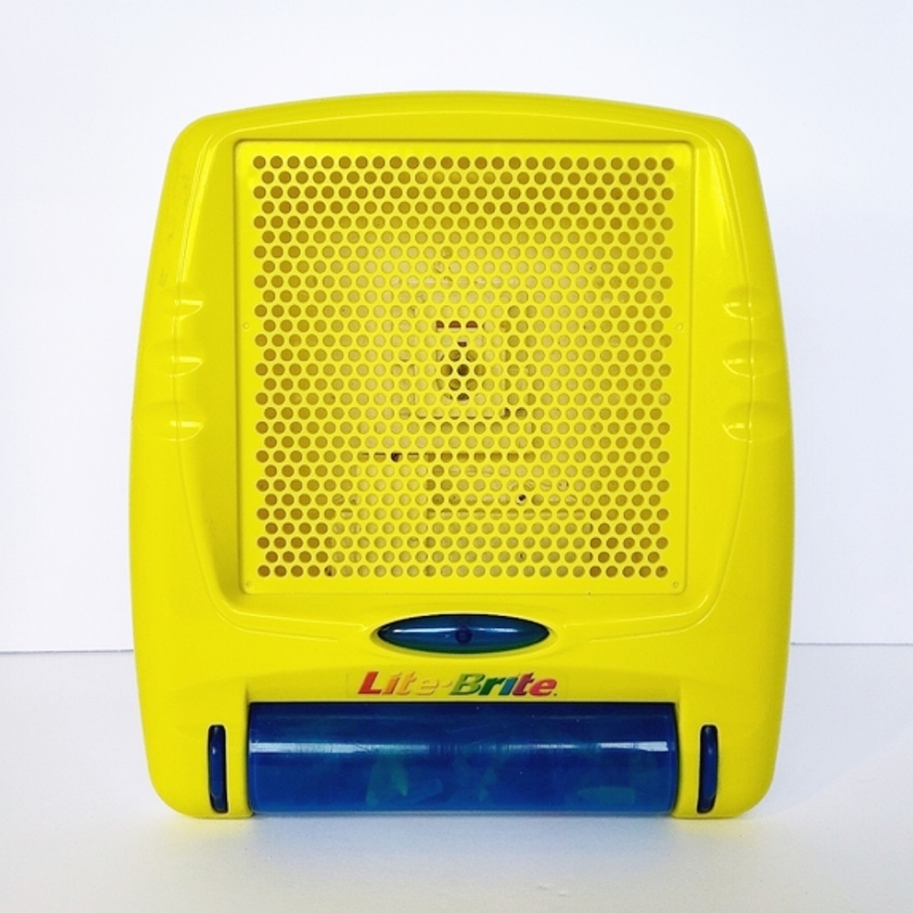 Lite-Brite Flat Screen Retro 2003 Portable Toy With Pegs!